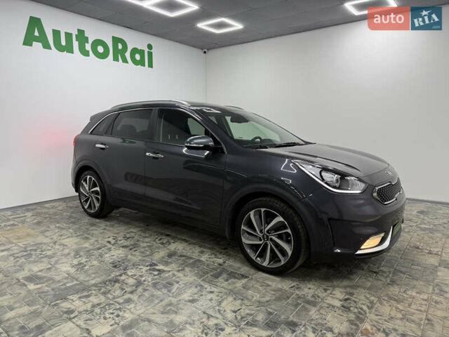 Серый Киа Niro, объемом двигателя 1.58 л и пробегом 98 тыс. км за 20999 $, фото 2 на Automoto.ua