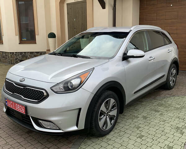 Серый Киа Niro, объемом двигателя 1.6 л и пробегом 190 тыс. км за 14450 $, фото 5 на Automoto.ua