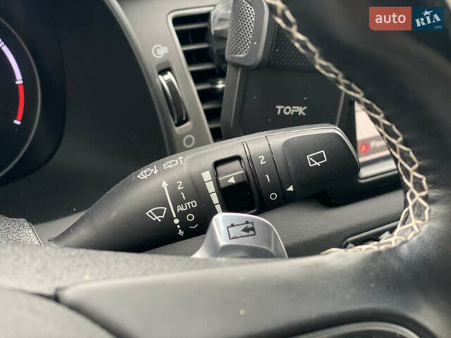 Сірий Кіа Niro, об'ємом двигуна 0 л та пробігом 154 тис. км за 18300 $, фото 82 на Automoto.ua