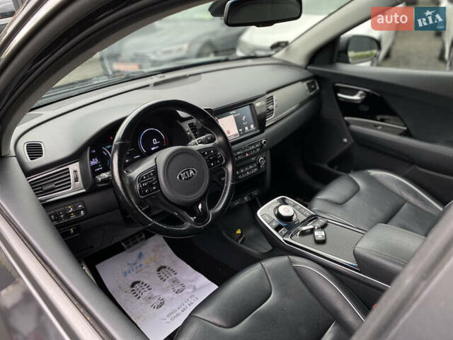 Сірий Кіа Niro, об'ємом двигуна 0 л та пробігом 154 тис. км за 18300 $, фото 64 на Automoto.ua