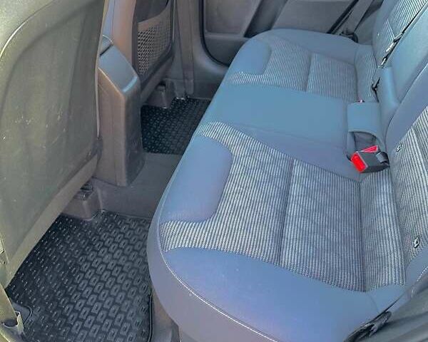 Серый Киа Niro, объемом двигателя 1.59 л и пробегом 77 тыс. км за 15200 $, фото 10 на Automoto.ua