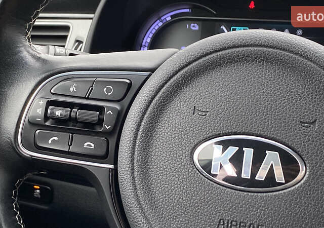 Сірий Кіа Niro, об'ємом двигуна 0 л та пробігом 154 тис. км за 18300 $, фото 54 на Automoto.ua