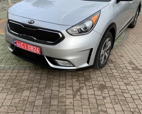 Серый Киа Niro, объемом двигателя 1.6 л и пробегом 190 тыс. км за 14450 $, фото 35 на Automoto.ua