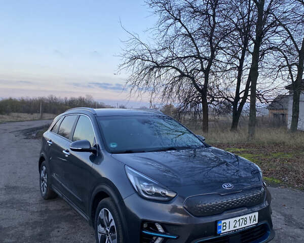 Сірий Кіа Niro, об'ємом двигуна 0 л та пробігом 134 тис. км за 17499 $, фото 3 на Automoto.ua