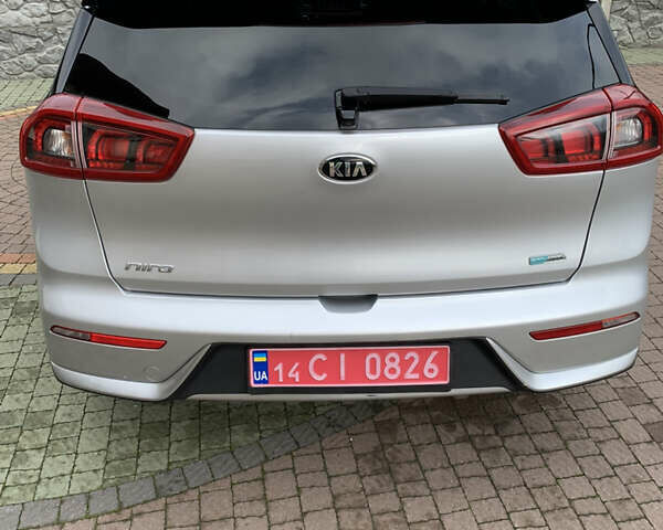 Серый Киа Niro, объемом двигателя 1.6 л и пробегом 190 тыс. км за 14450 $, фото 42 на Automoto.ua