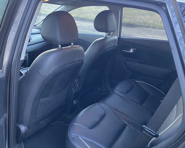 Сірий Кіа Niro, об'ємом двигуна 0 л та пробігом 134 тис. км за 17499 $, фото 18 на Automoto.ua
