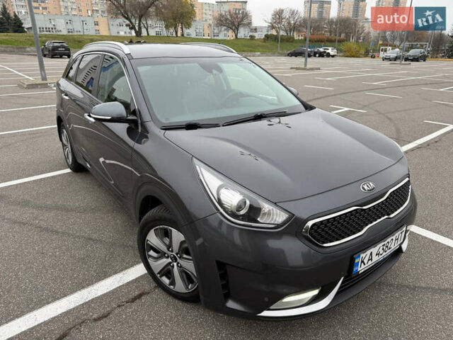 Серый Киа Niro, объемом двигателя 1.58 л и пробегом 162 тыс. км за 17000 $, фото 5 на Automoto.ua