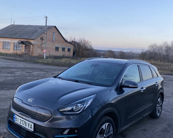 Сірий Кіа Niro, об'ємом двигуна 0 л та пробігом 134 тис. км за 17499 $, фото 7 на Automoto.ua