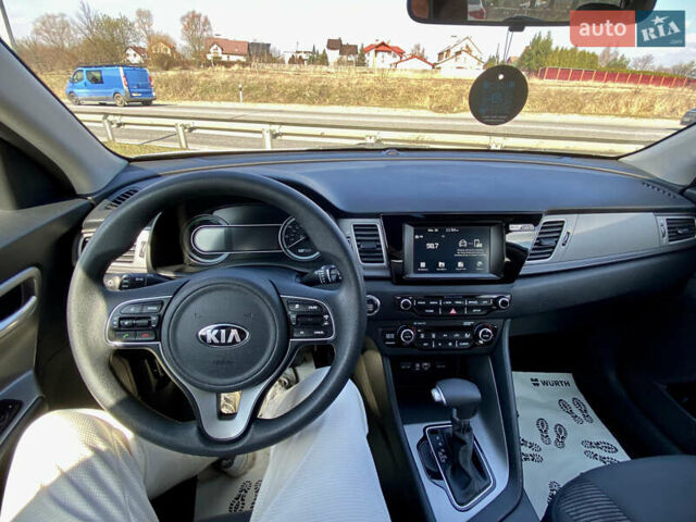 Серый Киа Niro, объемом двигателя 1.58 л и пробегом 136 тыс. км за 15900 $, фото 8 на Automoto.ua