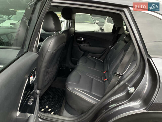 Сірий Кіа Niro, об'ємом двигуна 0 л та пробігом 154 тис. км за 18300 $, фото 76 на Automoto.ua