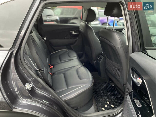 Сірий Кіа Niro, об'ємом двигуна 0 л та пробігом 154 тис. км за 18300 $, фото 81 на Automoto.ua