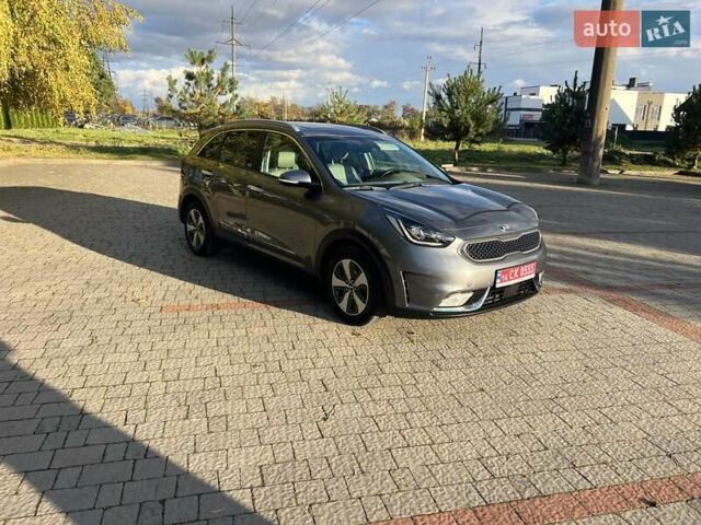 Серый Киа Niro, объемом двигателя 1.58 л и пробегом 135 тыс. км за 17999 $, фото 2 на Automoto.ua