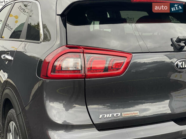 Сірий Кіа Niro, об'ємом двигуна 0 л та пробігом 154 тис. км за 18300 $, фото 42 на Automoto.ua