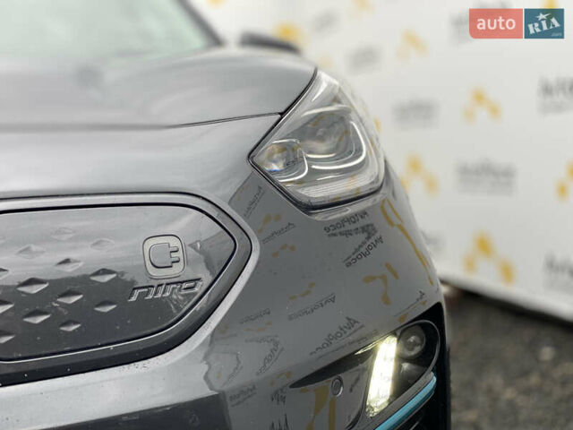 Сірий Кіа Niro, об'ємом двигуна 0 л та пробігом 154 тис. км за 18300 $, фото 21 на Automoto.ua