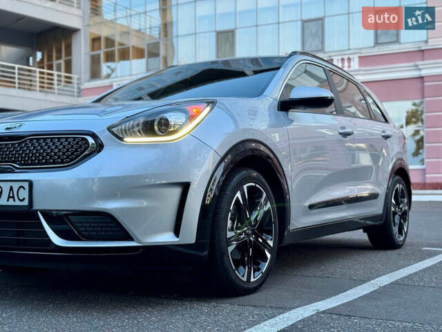 Сірий Кіа Niro, об'ємом двигуна 1.6 л та пробігом 122 тис. км за 16700 $, фото 34 на Automoto.ua