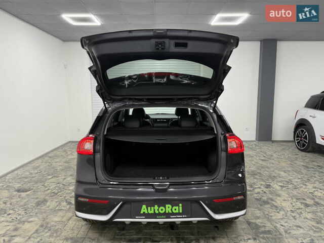 Серый Киа Niro, объемом двигателя 1.58 л и пробегом 98 тыс. км за 20999 $, фото 30 на Automoto.ua