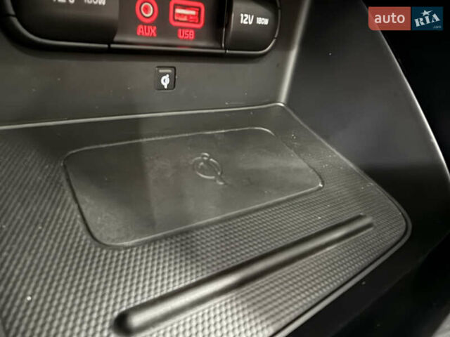 Серый Киа Niro, объемом двигателя 1.58 л и пробегом 98 тыс. км за 20999 $, фото 24 на Automoto.ua