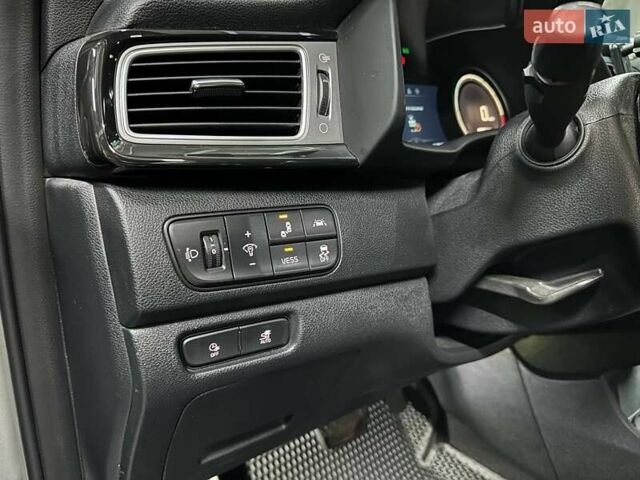 Сірий Кіа Niro, об'ємом двигуна 0 л та пробігом 116 тис. км за 18300 $, фото 21 на Automoto.ua