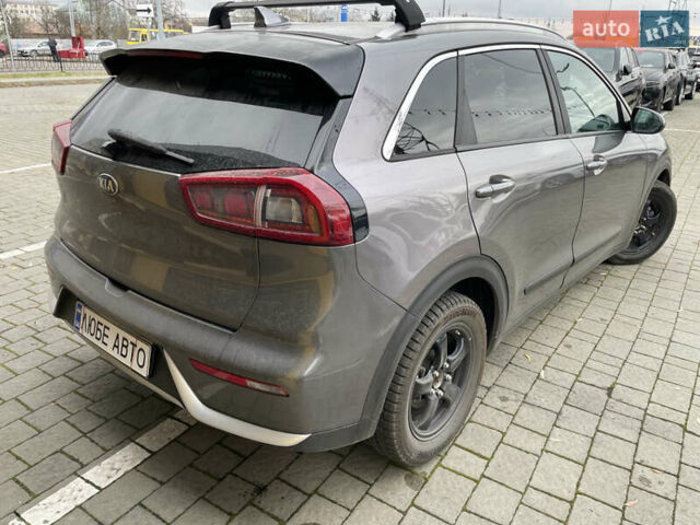 Сірий Кіа Niro, об'ємом двигуна 1.58 л та пробігом 208 тис. км за 14200 $, фото 2 на Automoto.ua