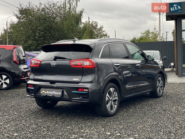 Сірий Кіа Niro, об'ємом двигуна 0 л та пробігом 154 тис. км за 18300 $, фото 6 на Automoto.ua