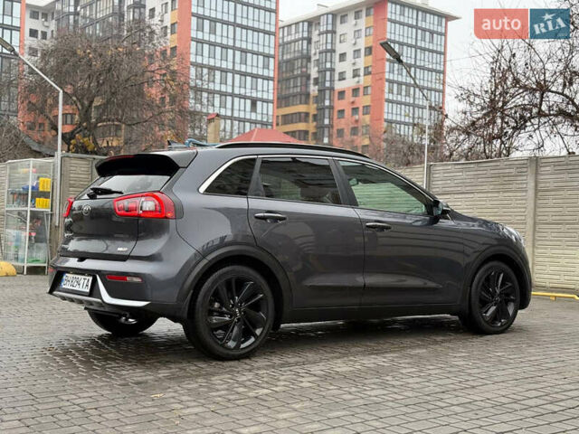 Серый Киа Niro, объемом двигателя 1.58 л и пробегом 152 тыс. км за 14500 $, фото 8 на Automoto.ua