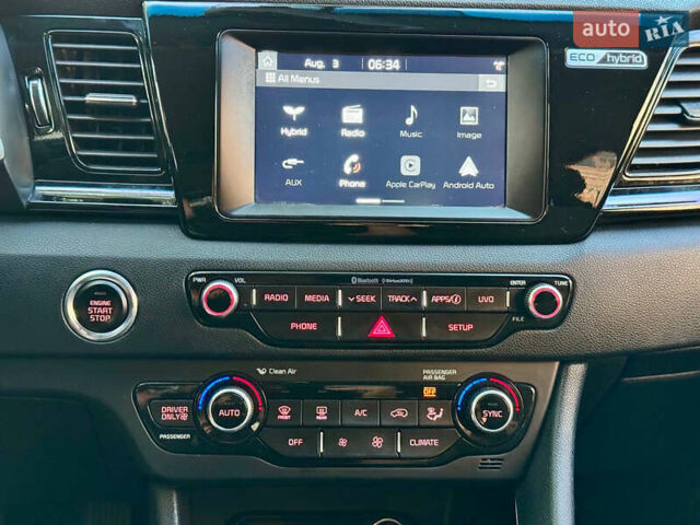 Сірий Кіа Niro, об'ємом двигуна 1.6 л та пробігом 122 тис. км за 16700 $, фото 23 на Automoto.ua