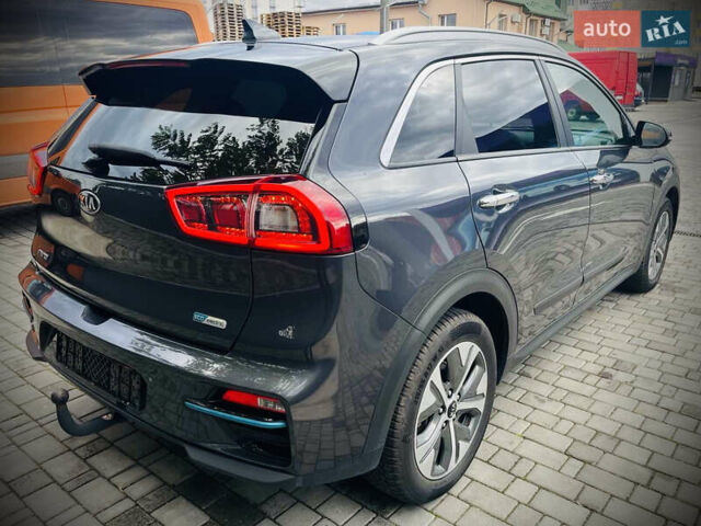 Серый Киа Niro, объемом двигателя 0 л и пробегом 102 тыс. км за 18900 $, фото 12 на Automoto.ua