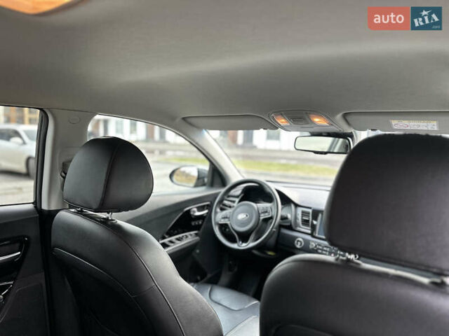 Серый Киа Niro, объемом двигателя 0 л и пробегом 157 тыс. км за 16999 $, фото 47 на Automoto.ua