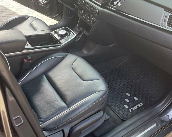 Серый Киа Niro, объемом двигателя 0 л и пробегом 109 тыс. км за 18500 $, фото 4 на Automoto.ua