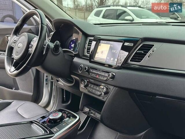 Серый Киа Niro, объемом двигателя 0 л и пробегом 27 тыс. км за 24444 $, фото 30 на Automoto.ua