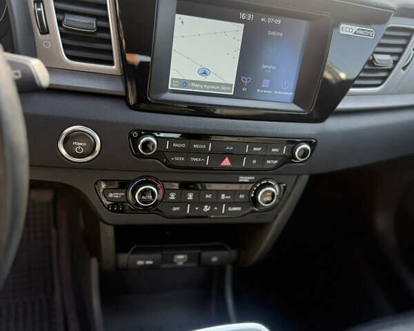 Серый Киа Niro, объемом двигателя 0 л и пробегом 158 тыс. км за 17800 $, фото 26 на Automoto.ua
