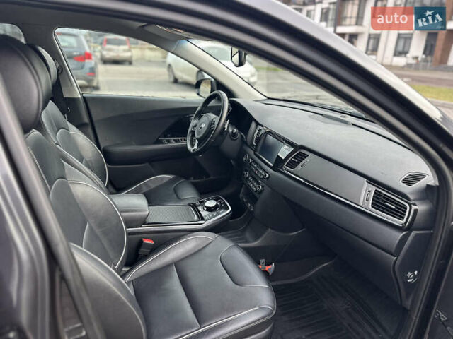 Серый Киа Niro, объемом двигателя 0 л и пробегом 157 тыс. км за 16999 $, фото 48 на Automoto.ua