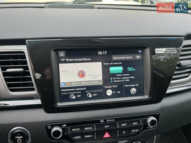 Серый Киа Niro, объемом двигателя 0 л и пробегом 116 тыс. км за 17990 $, фото 42 на Automoto.ua