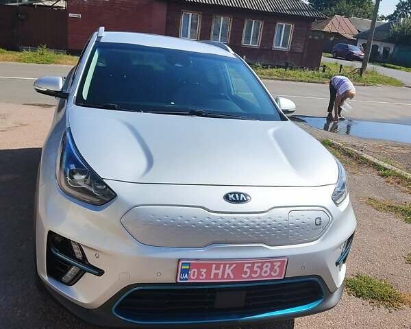 Серый Киа Niro, объемом двигателя 0 л и пробегом 74 тыс. км за 17800 $, фото 9 на Automoto.ua