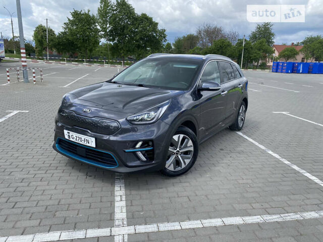 Сірий Кіа Niro, об'ємом двигуна 0 л та пробігом 170 тис. км за 18200 $, фото 1 на Automoto.ua