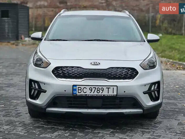Серый Киа Niro, объемом двигателя 1.6 л и пробегом 115 тыс. км за 16700 $, фото 3 на Automoto.ua