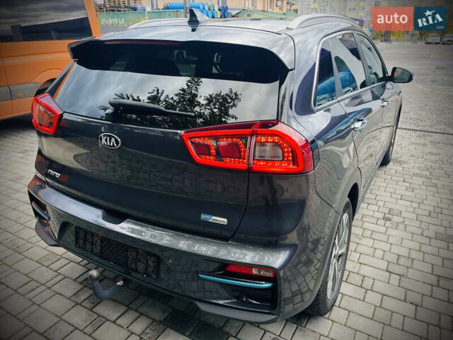 Серый Киа Niro, объемом двигателя 0 л и пробегом 102 тыс. км за 18900 $, фото 11 на Automoto.ua