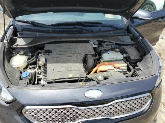 Серый Киа Niro, объемом двигателя 0 л и пробегом 61 тыс. км за 3500 $, фото 11 на Automoto.ua