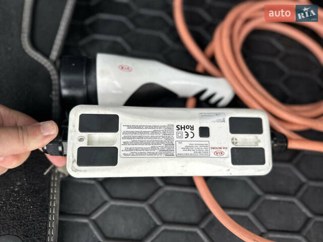 Серый Киа Niro, объемом двигателя 0 л и пробегом 157 тыс. км за 16999 $, фото 17 на Automoto.ua