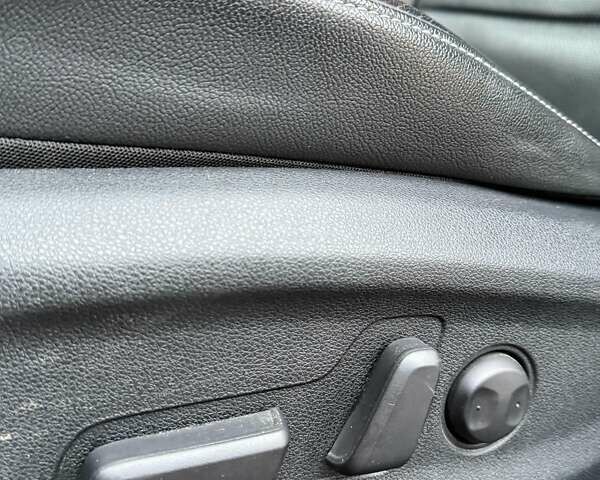 Серый Киа Niro, объемом двигателя 0 л и пробегом 110 тыс. км за 18250 $, фото 13 на Automoto.ua