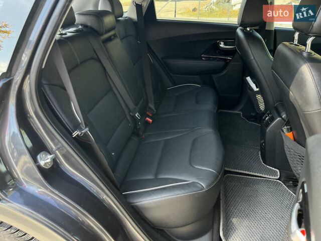 Сірий Кіа Niro, об'ємом двигуна 0 л та пробігом 109 тис. км за 19200 $, фото 11 на Automoto.ua