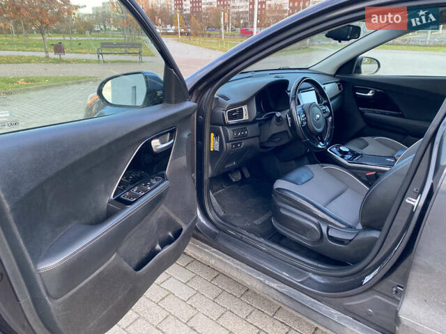 Сірий Кіа Niro, об'ємом двигуна 0 л та пробігом 295 тис. км за 15700 $, фото 8 на Automoto.ua