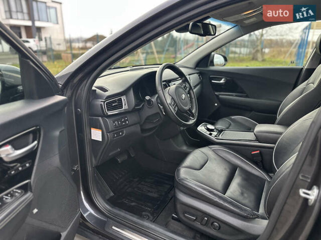 Серый Киа Niro, объемом двигателя 0 л и пробегом 157 тыс. км за 16999 $, фото 32 на Automoto.ua