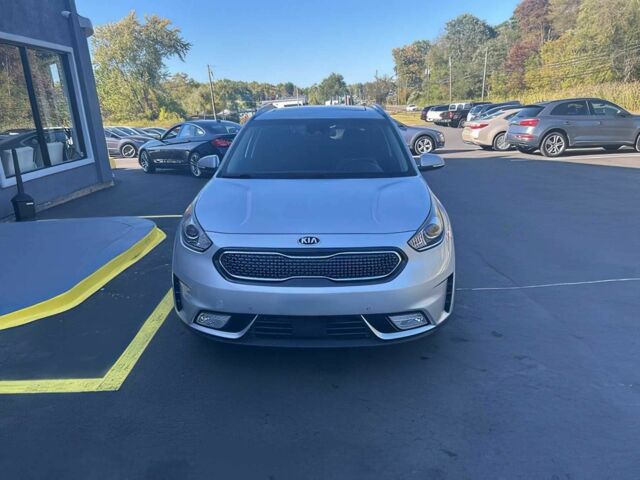 Серый Киа Niro, объемом двигателя 1.6 л и пробегом 49 тыс. км за 5500 $, фото 1 на Automoto.ua