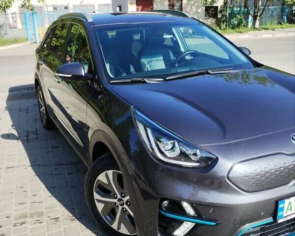 Сірий Кіа Niro, об'ємом двигуна 0 л та пробігом 60 тис. км за 21800 $, фото 4 на Automoto.ua