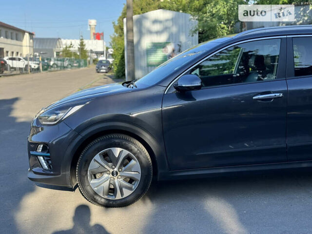 Сірий Кіа Niro, об'ємом двигуна 0 л та пробігом 105 тис. км за 18999 $, фото 7 на Automoto.ua