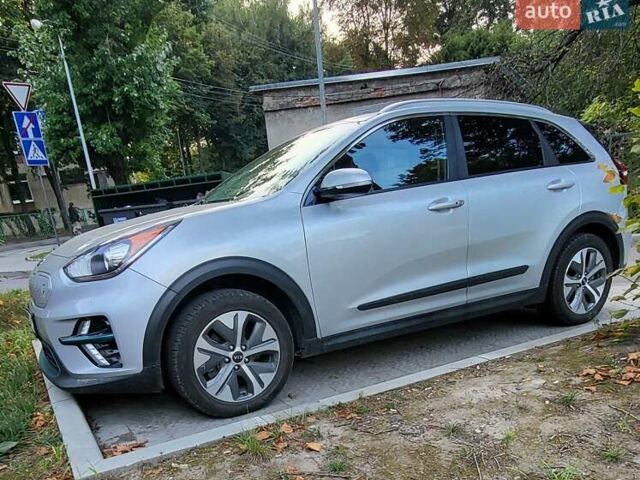 Серый Киа Niro, объемом двигателя 0 л и пробегом 245 тыс. км за 16999 $, фото 1 на Automoto.ua