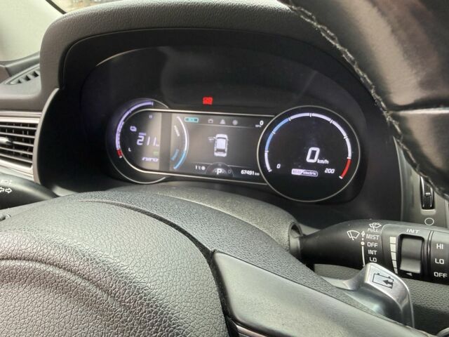Серый Киа Niro, объемом двигателя 0 л и пробегом 67 тыс. км за 16800 $, фото 8 на Automoto.ua