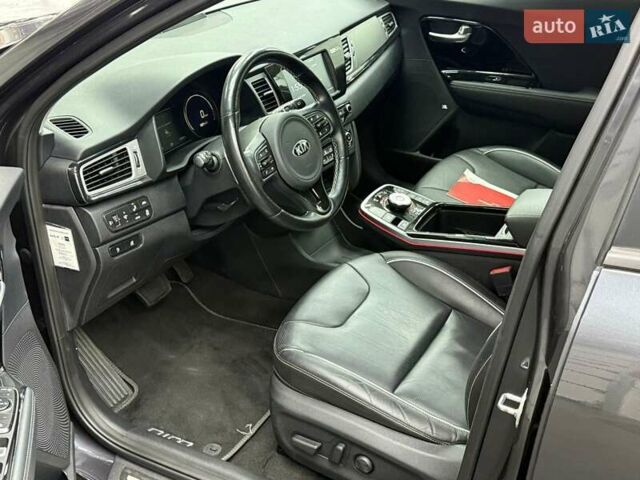 Сірий Кіа Niro, об'ємом двигуна 0 л та пробігом 93 тис. км за 18737 $, фото 16 на Automoto.ua