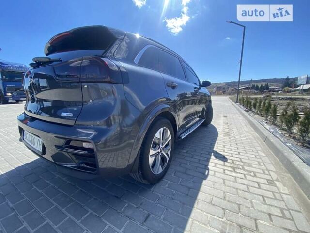 Сірий Кіа Niro, об'ємом двигуна 0 л та пробігом 120 тис. км за 21500 $, фото 4 на Automoto.ua